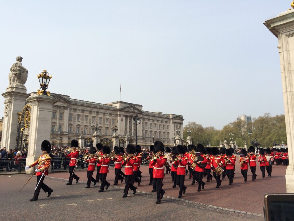 Spot the Royals Buckingham Palace and Changing of the Guards
